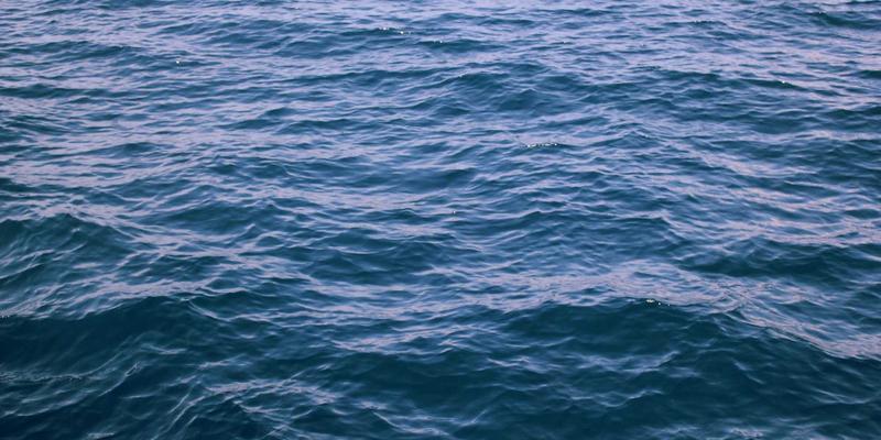 工程材料新选择：山东防裂贴全攻略，高效解决路面裂缝难题