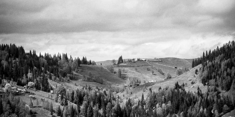 建筑防水材料深度解析：防裂贴与传统防水产品的核心对比