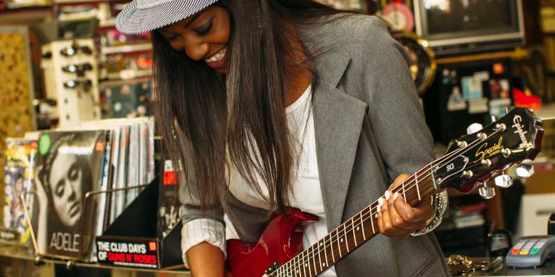 防裂贴：高速公路改扩建工程新旧路面拼接处的防水防裂关键技术